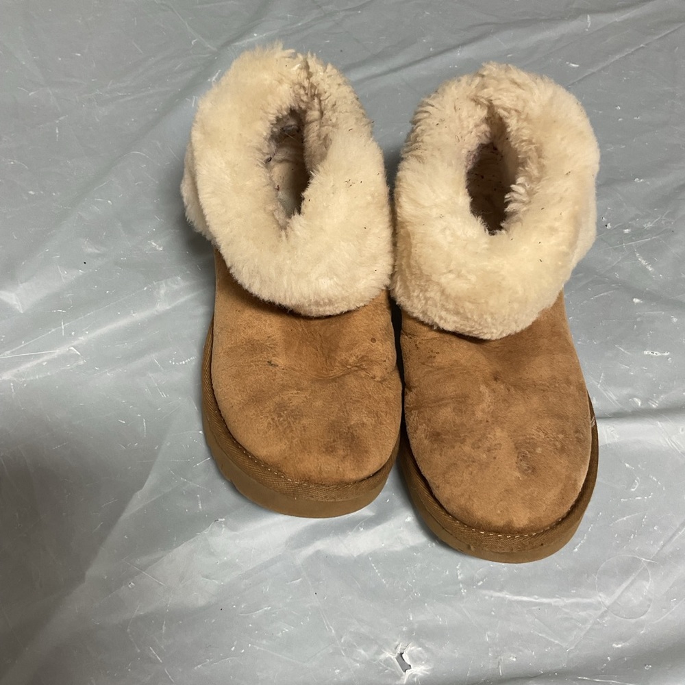 UGG Cream Shearling-Lined Boot Interior - image 1